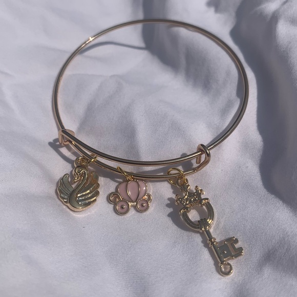 Brand New! Handmade! Adjustable Charm Bracelet - Picture 3 of 4